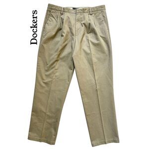 Dockers D4 SZ 36x32 Relaxed Fit Pleated Tan Khaki Pants